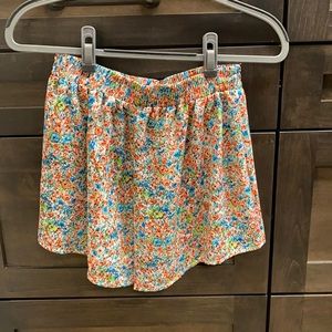 Frenchi flowy shorts with flower print